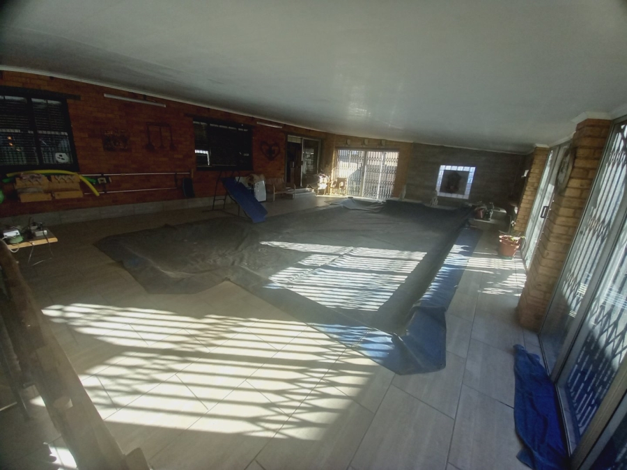 5 Bedroom Property for Sale in Vaalpark Free State